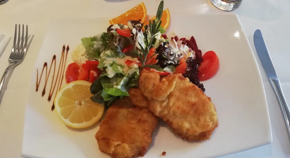 Cordon bleu mit Salat